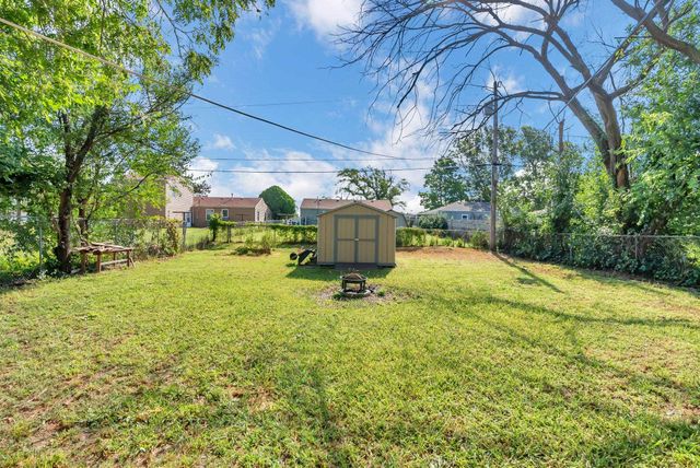 2660 N Erie Ave, Wichita, KS 67219