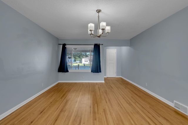 2660 N Erie Ave, Wichita, KS 67219