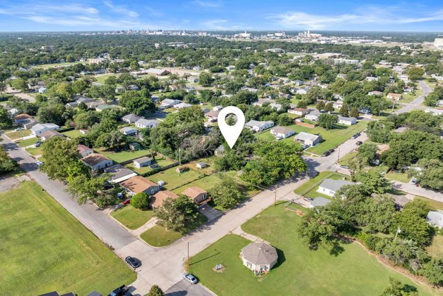 2660 N Erie Ave, Wichita, KS 67219