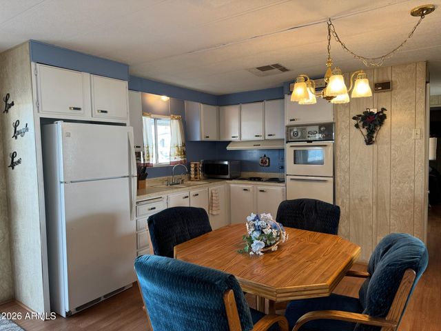 2605 S TOMAHAWK Road 99, Apache Junction, AZ 85119