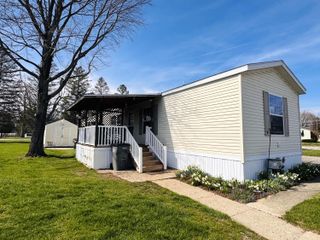 69205 Garver Lake Road 2, Edwardsburg Vllg, MI 49112