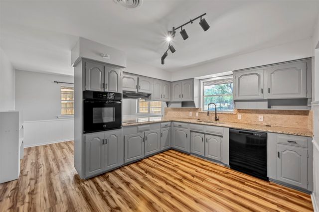 1444 Cimarron Trail, Hurst, TX 76053