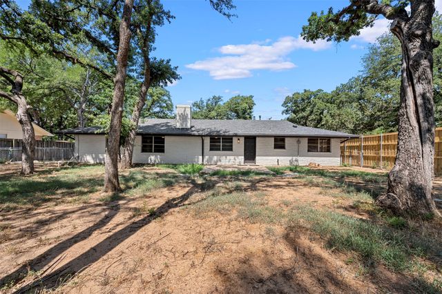 1444 Cimarron Trail, Hurst, TX 76053