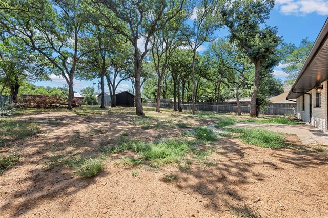 1444 Cimarron Trail, Hurst, TX 76053
