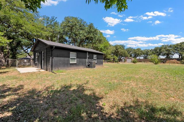 1444 Cimarron Trail, Hurst, TX 76053