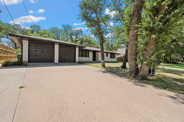 1444 Cimarron Trail, Hurst, TX 76053