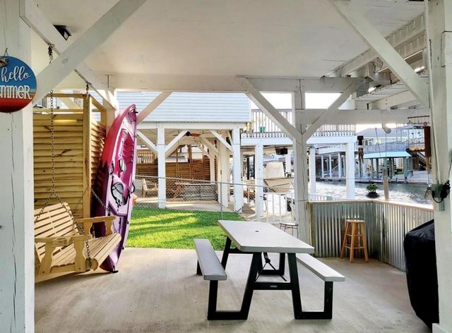 22104 Zapata Drive, Galveston, TX 77554