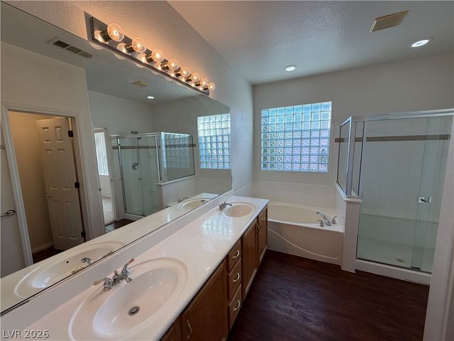 8113 Painted Clay Avenue, Las Vegas, NV 89128