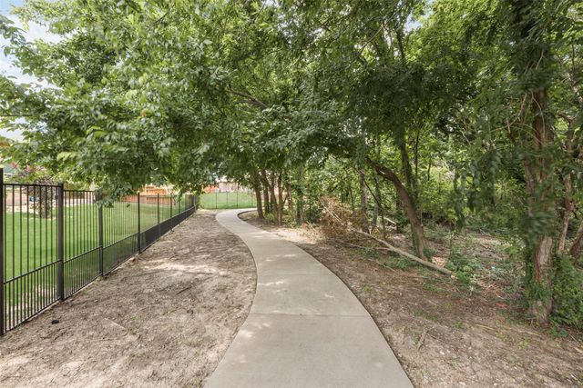 122 Ashbrook Trail, Forney, TX 75126