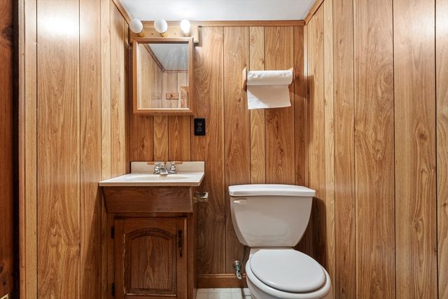 52 Woodland Rd, Auburn, MA 01501