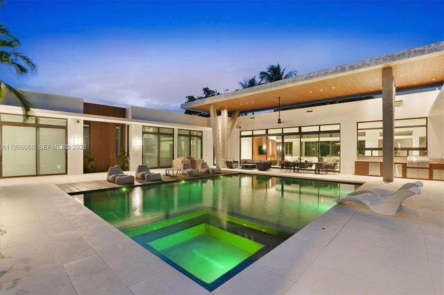 1200 NE 94th St, Miami Shores, FL 33138