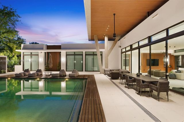 1200 NE 94th St, Miami Shores, FL 33138