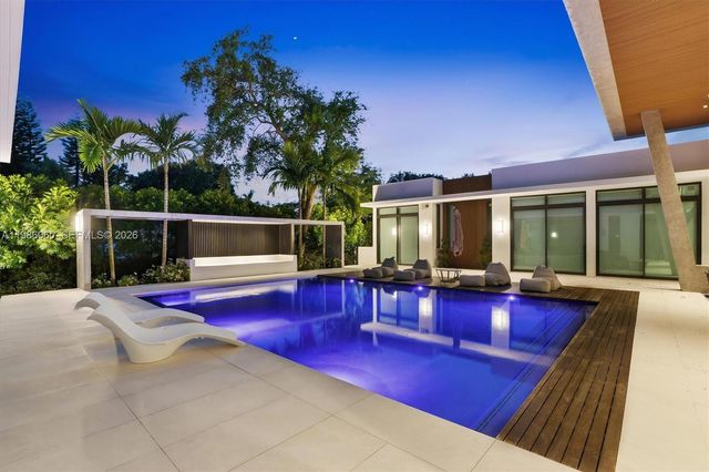 1200 NE 94th St, Miami Shores, FL 33138