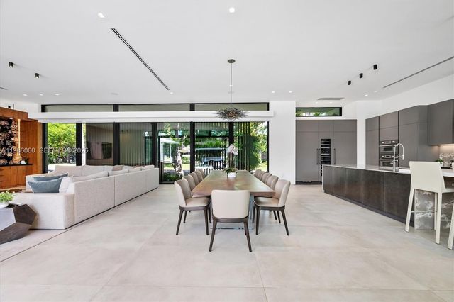 1200 NE 94th St, Miami Shores, FL 33138