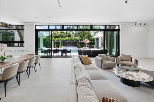 1200 NE 94th St, Miami Shores, FL 33138