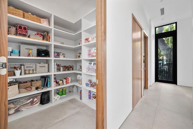 1200 NE 94th St, Miami Shores, FL 33138