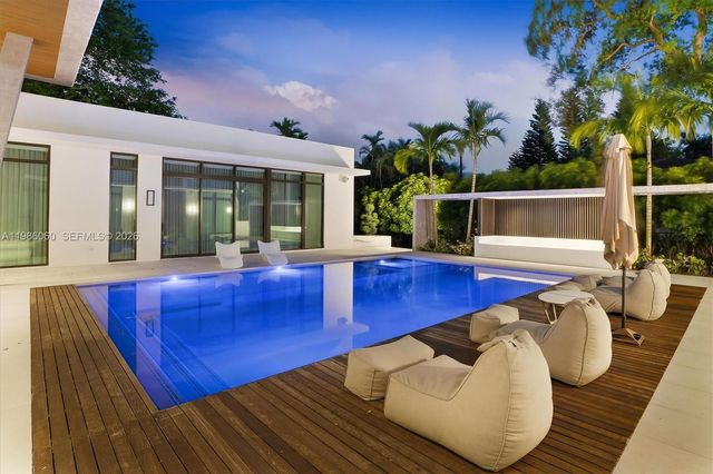 1200 NE 94th St, Miami Shores, FL 33138