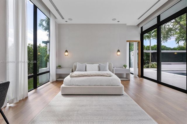 1200 NE 94th St, Miami Shores, FL 33138