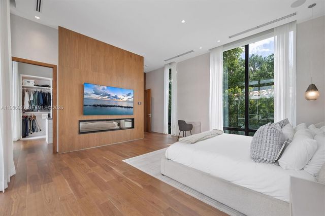 1200 NE 94th St, Miami Shores, FL 33138