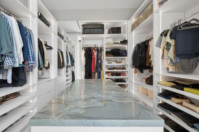 1200 NE 94th St, Miami Shores, FL 33138