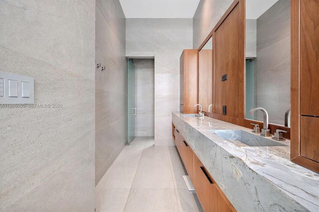 1200 NE 94th St, Miami Shores, FL 33138