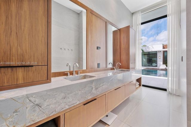 1200 NE 94th St, Miami Shores, FL 33138