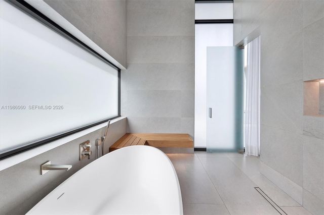 1200 NE 94th St, Miami Shores, FL 33138