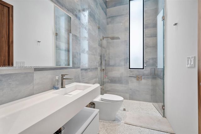 1200 NE 94th St, Miami Shores, FL 33138