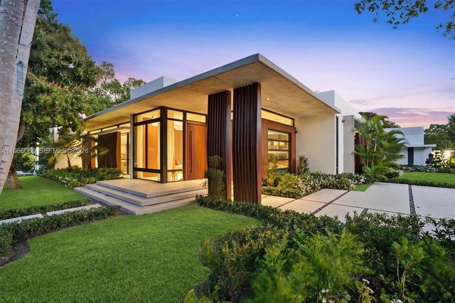 1200 NE 94th St, Miami Shores, FL 33138