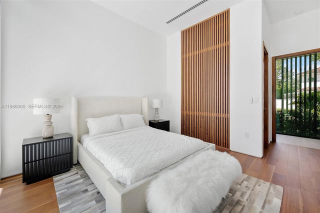 1200 NE 94th St, Miami Shores, FL 33138