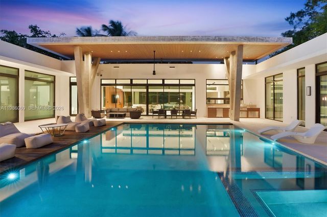 1200 NE 94th St, Miami Shores, FL 33138