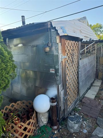 10913 Greenwich Avenue, Cleveland, OH 44105