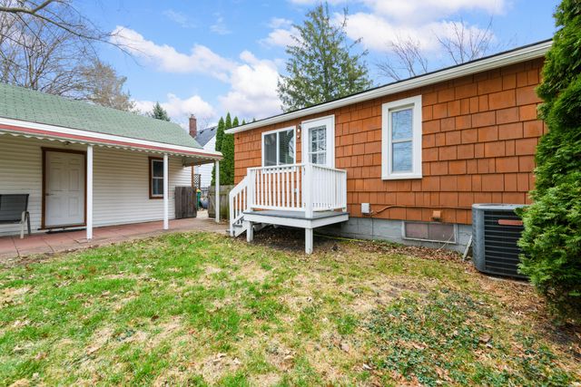 664 Riverbank Street, Wyandotte City, MI 48192