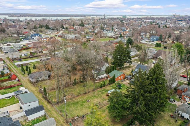 664 Riverbank Street, Wyandotte City, MI 48192