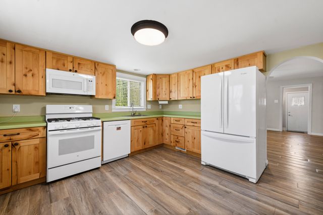 664 Riverbank Street, Wyandotte City, MI 48192