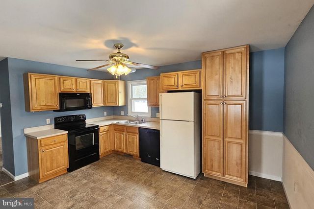 725 LAUREL VIEW DR, Manheim, PA 17545