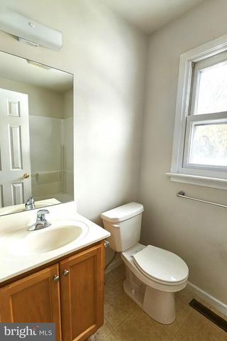 725 LAUREL VIEW DR, Manheim, PA 17545