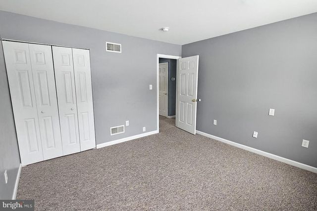 725 LAUREL VIEW DR, Manheim, PA 17545