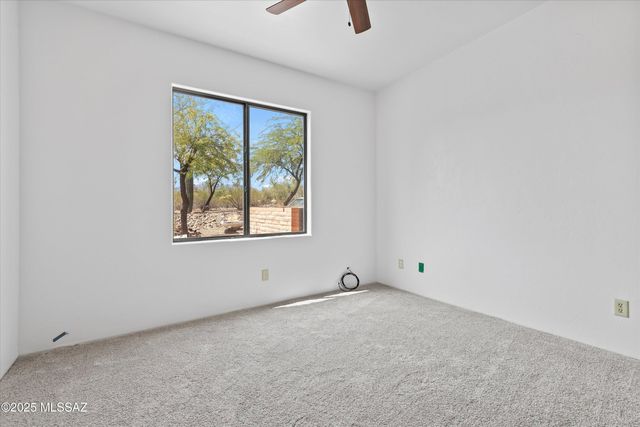 6200 N Abington Road, Tucson, AZ 85743