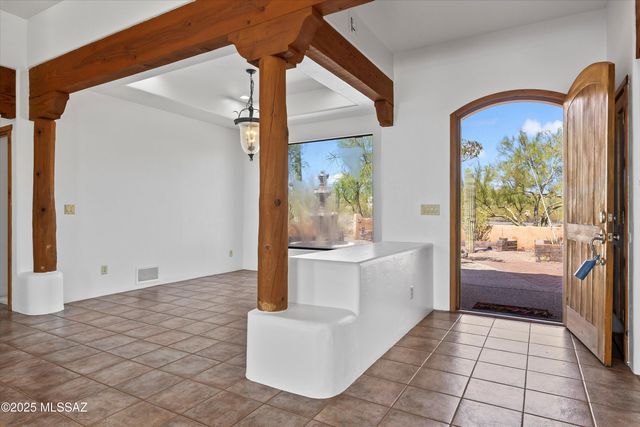 6200 N Abington Road, Tucson, AZ 85743