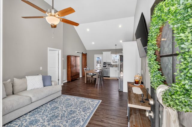 2048 Wilson Ln, Goodlettsville, TN 37072