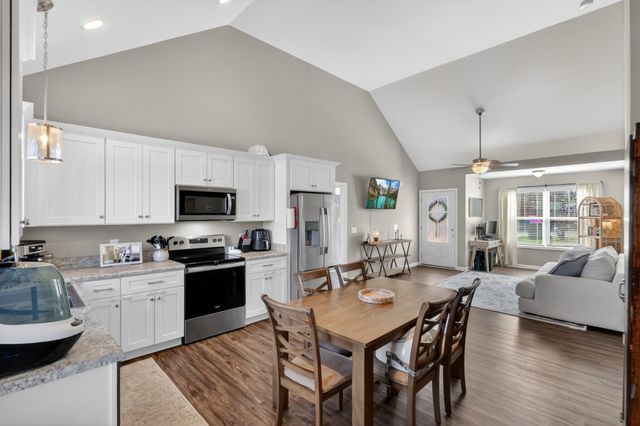 2048 Wilson Ln, Goodlettsville, TN 37072