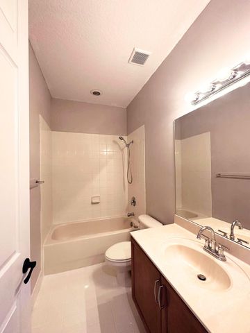 2851 W Prospect Road 1102, Tamarac, FL 33309