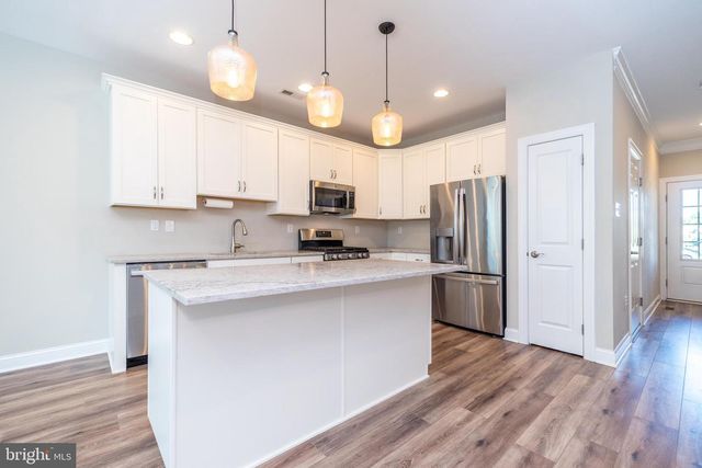 101 WOODWINDS DR, Collegeville, PA 19426