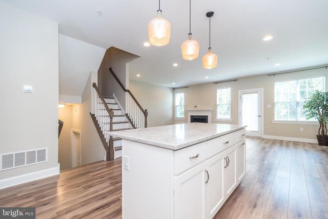 101 WOODWINDS DR, Collegeville, PA 19426