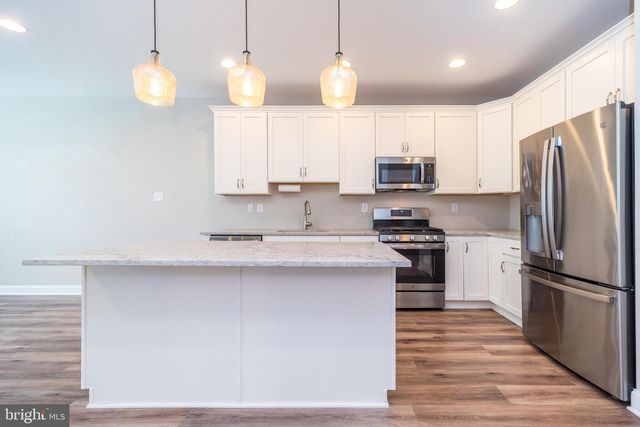 101 WOODWINDS DR, Collegeville, PA 19426