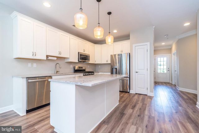 101 WOODWINDS DR, Collegeville, PA 19426