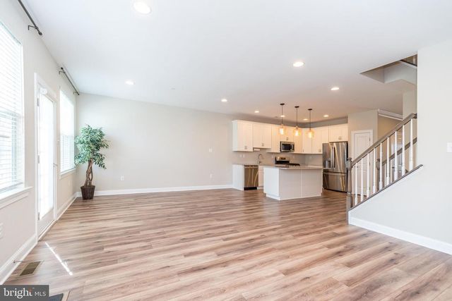 101 WOODWINDS DR, Collegeville, PA 19426