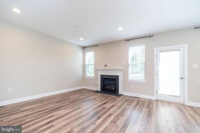 101 WOODWINDS DR, Collegeville, PA 19426