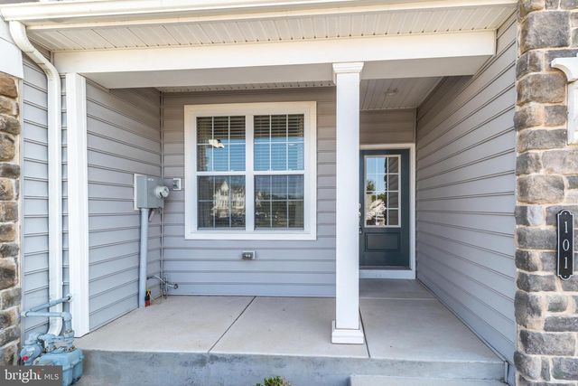 101 WOODWINDS DR, Collegeville, PA 19426